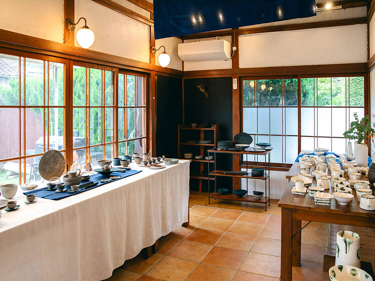 街全体がギャラリーに、うつわ好きが全国から集まる「大磯うつわの日」が開催 街全体がギャラリーに、うつわ好きが全国から集まる「大磯うつわの日」が開催