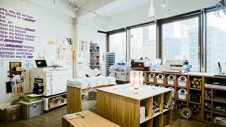 NEUTRAL COLORS NEW CIRCUIT／ニュー・サーキット