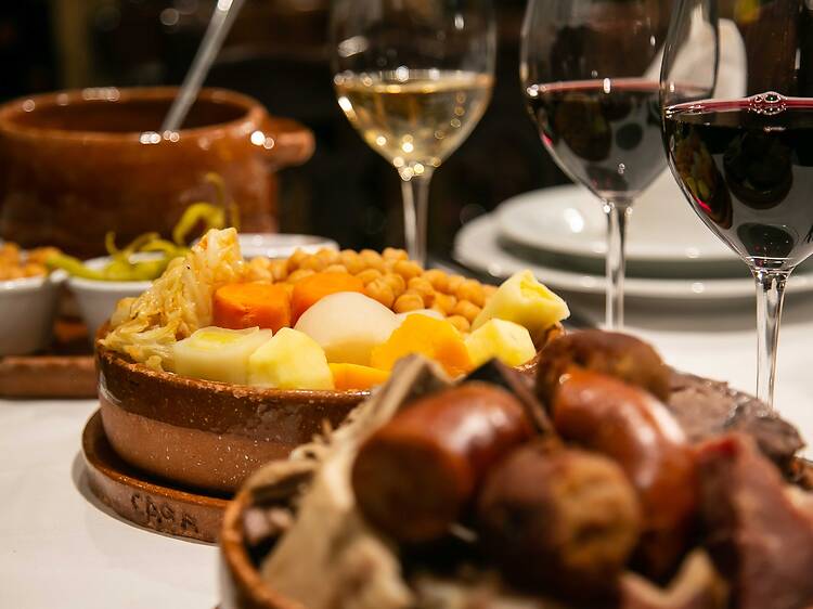 Templos del cocido en Madrid: los restaurantes que mejor preparan este plato histórico Templos del cocido en Madrid: los restaurantes que mejor preparan este plato histórico