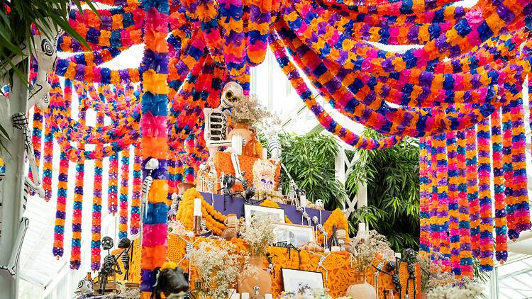 8 altares de muertos gratuitos y escondidos en Madrid: de un homenaje a la Generación del 27 y Las Sinsombrero hasta las populares calaveras de José Guadalupe Posada 8 altares de muertos gratuitos y escondidos en Madrid: de un homenaje a la Generación del 27 y Las Sinsombrero hasta las populares calaveras de José Guadalupe Posada