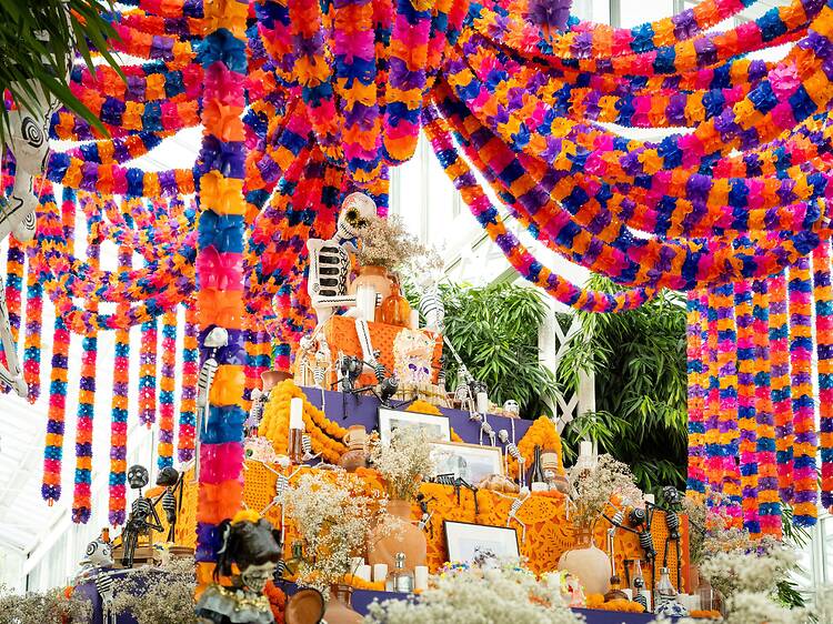 8 altares de muertos gratuitos y escondidos en Madrid: de un homenaje a la Generación del 27 y Las Sinsombrero hasta las populares calaveras de José Guadalupe Posada 8 altares de muertos gratuitos y escondidos en Madrid: de un homenaje a la Generación del 27 y Las Sinsombrero hasta las populares calaveras de José Guadalupe Posada