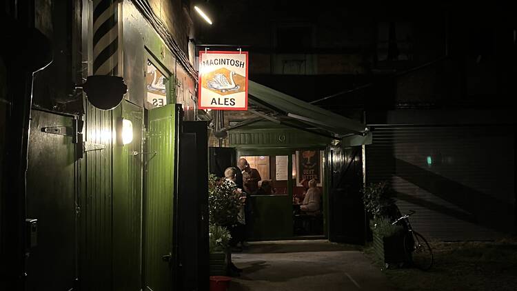 Macintosh Ale House