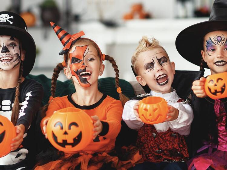 Get the family into costume at Niran Farm Get the family into costume at Niran Farm