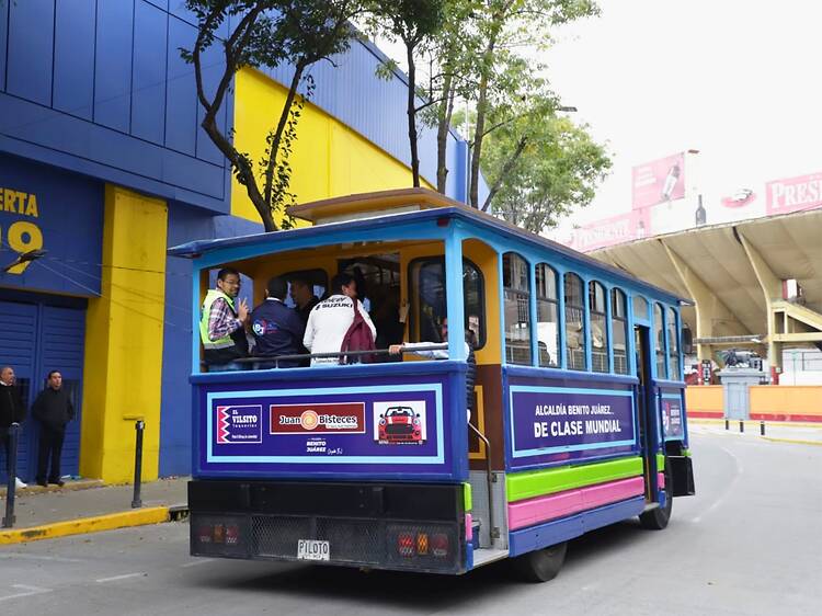 Recorre las calles de la Benito Juárez en su nuevo tranvía gratuito
