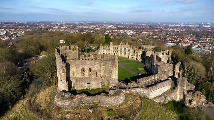 Dudley Castle, la Dama inconsolable ronda Dudley Castle, la Dama inconsolable ronda