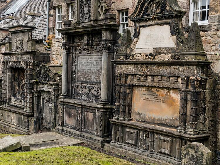 Cementerio de Greyfriars: mamá, el abogado sin cabeza me toca Cementerio de Greyfriars: mamá, el abogado sin cabeza me toca