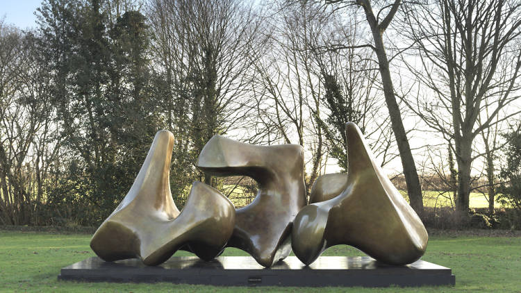 MOORE 1968 Three Piece Sculpture -Vertebrae.jpg