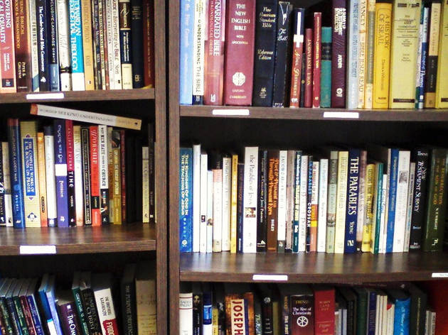 booksonshelf.jpg booksonshelf.jpg