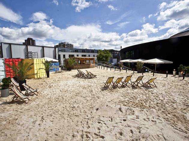(Camden Beach, Roundhouse. Images © Stuart Leech)