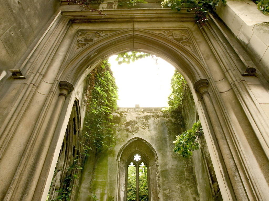 Secret gardens and hidden green spaces in London