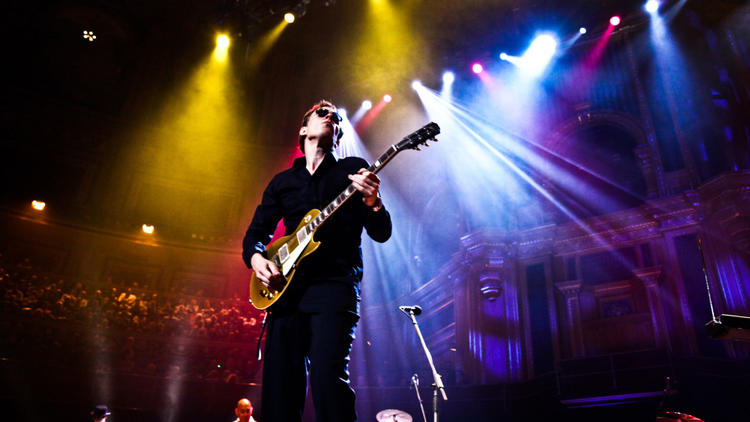 Music_joebonamassa_2010press_CREDIT_Christie Goodwin.jpg