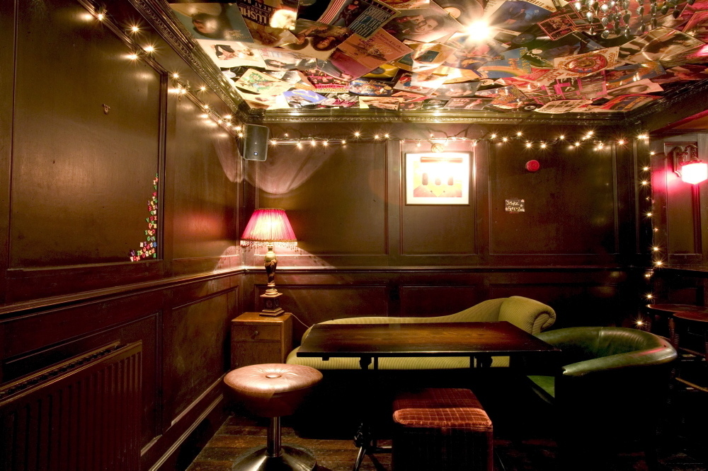 7 Best Pubs In Fitzrovia For Drinking Away From The Crowds