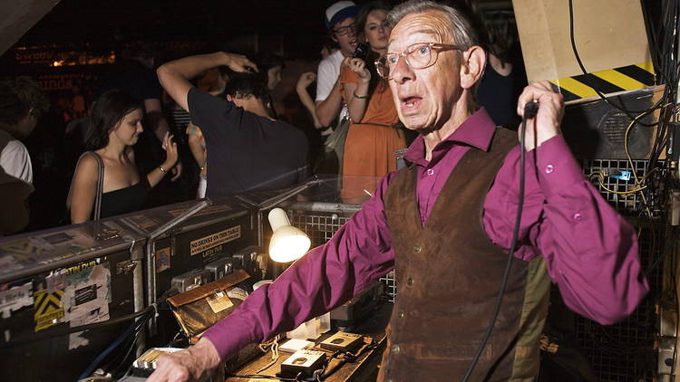 Clubs_djderek_2010press_CREDIT_Dave Swindells.jpg