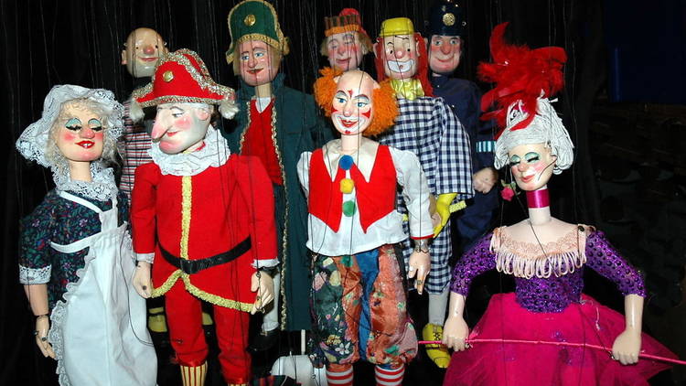 AT_JoeysCircusComesToTown_PuppetTheatre_press2011.jpg