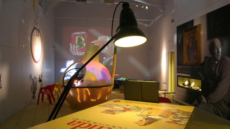 AT_RoaldDahlMuseum_press2011.JPG