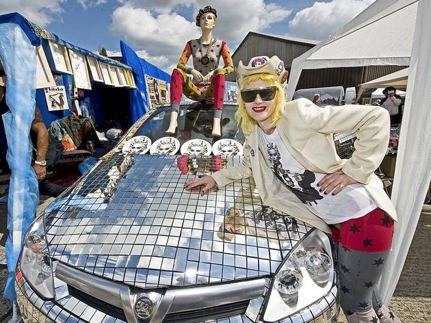 Artist Pam Hoggat the Vauxhall Art Car Boot Fair.jpg Artist Pam Hoggat the Vauxhall Art Car Boot Fair.jpg
