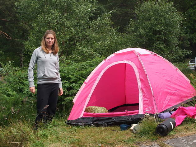 Suzanne Kendall with tent.JPG Suzanne Kendall with tent.JPG