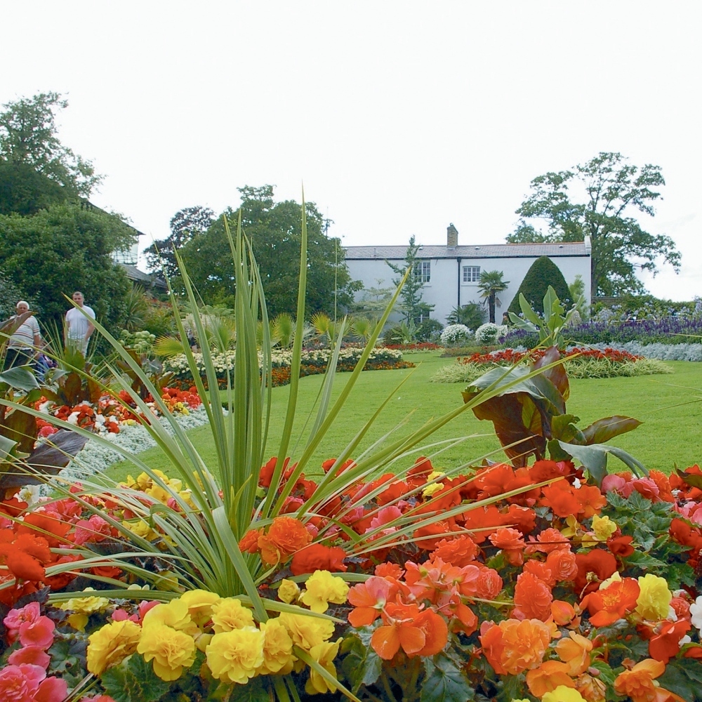 Gladstone Park Attractions in Willesden, London