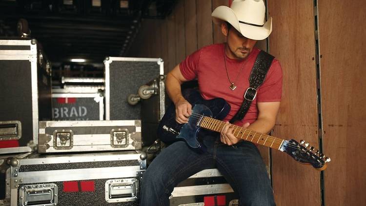 MUSIC_BradPaisley_press2011.jpg