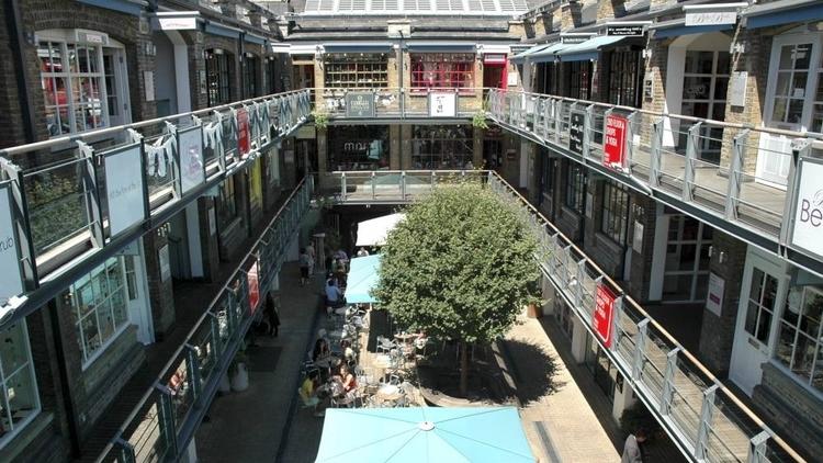 Kingly Court